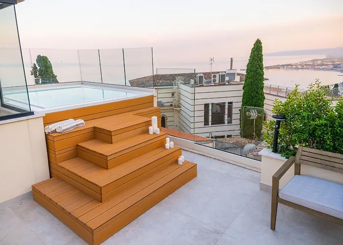 Naxi Suites