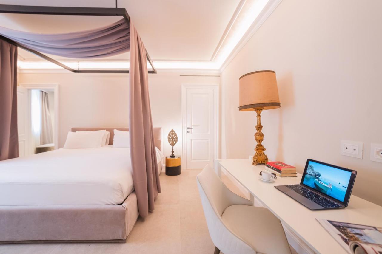Naxi Aparthotel